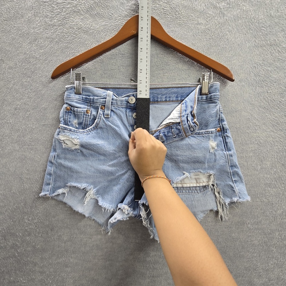 Levi's 501 Shorts W25 Light Blue Denim Cutoff Frayed Zipper High Rise - Picture 7 of 10